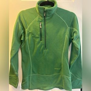 Patagonia waffle knit green pullover